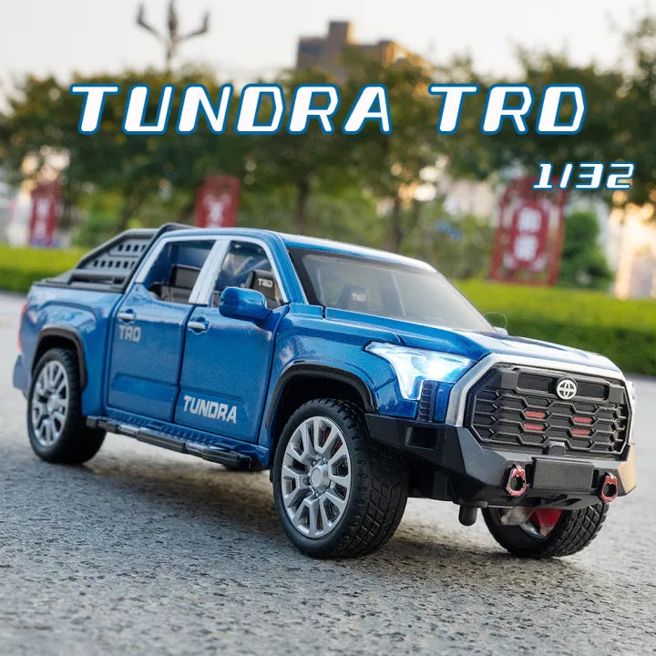 Diecast Model Toyota Tundra TRD 1/32